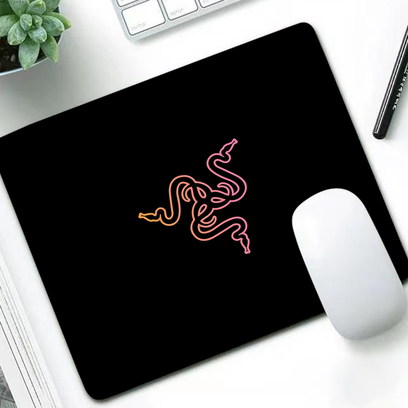 Good Laptop Accessories - 레이저 럭셔리 마우스 패드 애니메이션 게이머